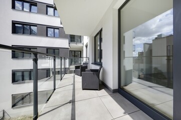 Balkon w nowoczesnym apartamencie