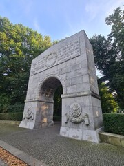 Eingangstor zum sowjetischen Ehrenmal im Treptower Park, Berlin