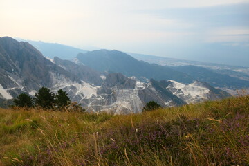 Cave di marmo bianco di Carrara 