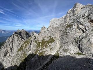Rocky mountains around Mangart peak in the Julian Alps, Strmec na Predelu (Triglav National Park, Slovenia) - Felsige Berge rund um den Mangart-Gipfel in den Julischen Alpen (Triglav-Nationalpark)