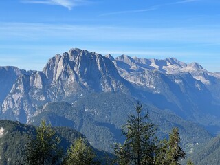 Fototapeta premium Alpine valleys around Mangart peak in the Julian Alps, Strmec na Predelu (Triglav National Park, Slovenia) - Alpentäler rund um den Mangart-Gipfel in den Julischen Alpen (Triglav-Nationalpark)