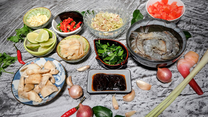 เครื่องต้มยำกุ้งสด