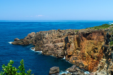 南紀白浜　名勝、三段壁　青い海、青い空