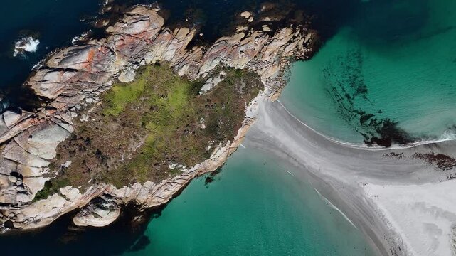 4K60 Epic Drone View of Diamond Island in Tasmania, Beautiful Beach Shot