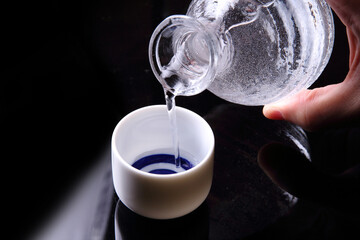 日本酒イメージ_徳利とぐい呑み03