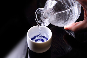 日本酒イメージ_徳利とぐい呑み01
