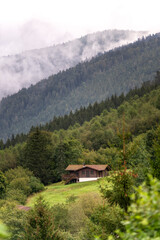 Joli chalet en bois dans les montagnes des Vosges