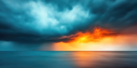 Obraz premium Dramatic horizon of a dark stormy ominous sky over a seascape