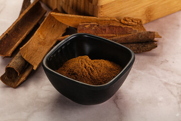 Natural Cinnamon powder with sticks