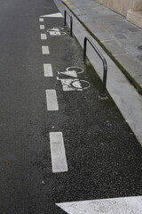 Fototapeta premium Parking pour vélo carte dans une rue