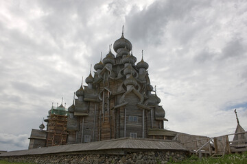 Fototapeta premium Russia Karelia Kizhi Transfiguration Church on a cloudy summer day