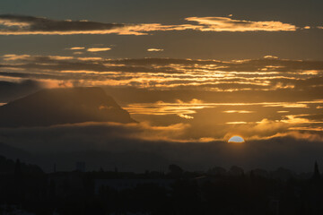 Obraz premium Sainte Victoire mountain in the light of a summer morning