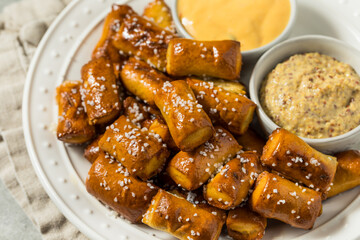 Warm Buttery Soft Pretzel Bites