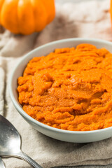 Organic Raw Orange Canned Pumpkin Puree