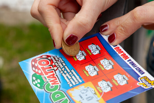 Dado Matto, Italian state monopoly game called Gratta e Vinci.
