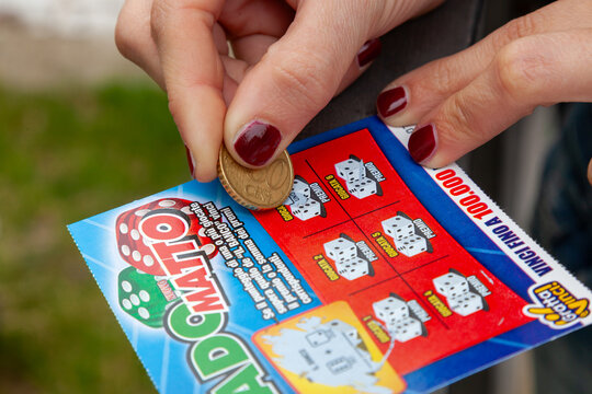 Dado Matto, Italian state monopoly game called Gratta e Vinci.