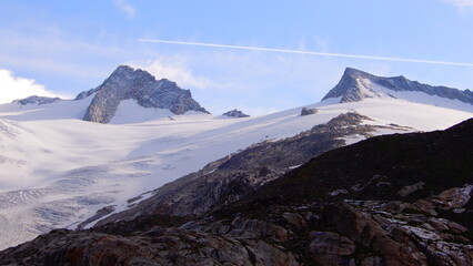 Naklejka premium rechts die Vordere Gubachspitze 3316m und links die Hintere Gubachspitze 3387m
