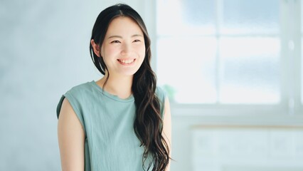 20代女性スキンケアイメージ	
