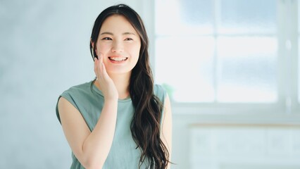 20代女性スキンケアイメージ	

