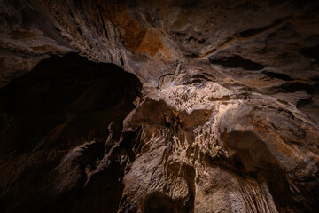 The upper part of the ceiling decoration of the cave.
