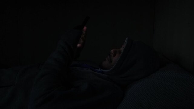 LA DEPRESION DE LAS REDES SOCIALES CUANDO VEO UNA Y OTRA VEZ EL CELULAR. 