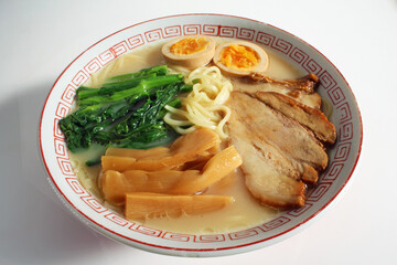 とんこつラーメン