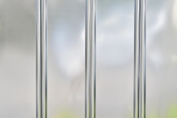 金属の壁
