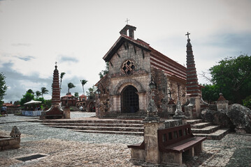 church of st nicholas Altos de Chav&oacute;n 