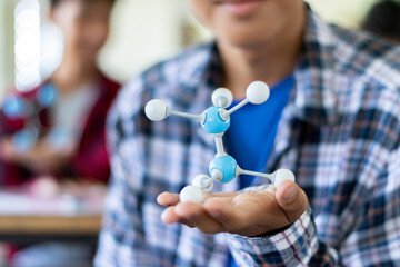 Student is studying simulate shape of covalent molecules by connecting molecular function shapes on...