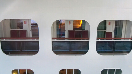 Fotoeindruecke zum Thema Kreuzfahrt auf einem Kreuzfahrtschiff mit lebendigem Bordleben.