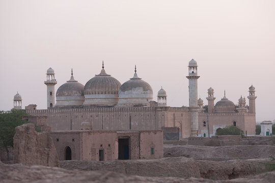 DERAWAR FORT, PAKISTAN , Clay bricks fort