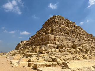 Exploring of Giza, Queen's pyramid