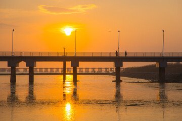 Obraz premium Hengsha Island, Chongming District, Shanghai - Sunset at sea
