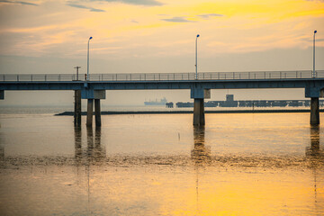 Obraz premium Hengsha Island, Chongming District, Shanghai - Sunset at sea