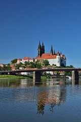 Blick auf Meissen mit Burgberg, Sachsen, vertikal