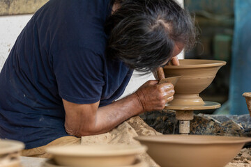 garncarstwo, ceramika, glina, dłonie, palce © RobertM
