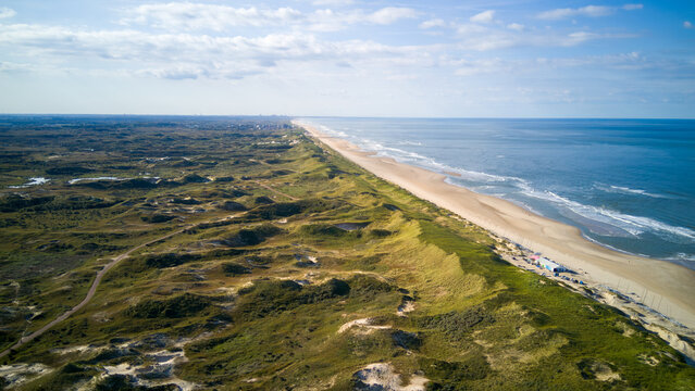 Strand und D&uuml;nen in Bergen aan Zee Holland Niederlande