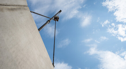 crane - modular construction with concrete slabs - modular construction industry