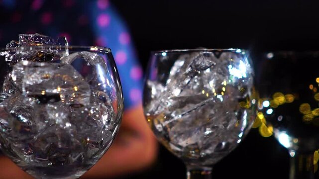 Hielo en copa para bebidas refrescartes