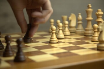 Partida de ajedrez atacante