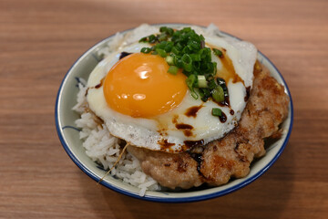 肉玉子ご飯