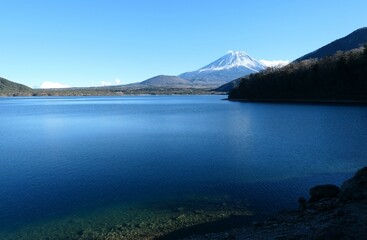 冬の本栖湖