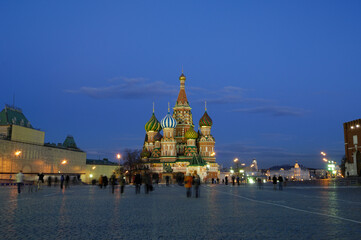 Naklejka premium St. Basil's Cathedral at night, Red Square, Kremlin, Moscow, Russia / 夜の聖ワシリイ大聖堂 赤の広場 クレムリン モスクワ ロシア