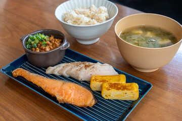 おいしい鮭のヘルシー朝食