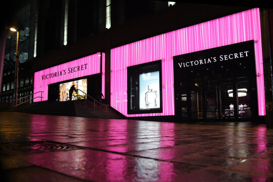 Victoria's Secret Ladengesch&auml;ft in der Buchanan Strasse in Glasgow bei Nacht