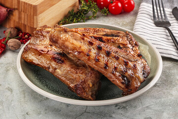Grilled pork ribs with spices