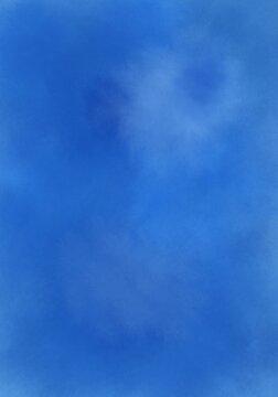 Cielo azul con indicios de nubes dispersas y tenues limpio de contaminaci&oacute;n o poluci&oacute;n. Fondo azul
