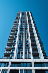Naklejka premium modern office building with sky