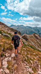 Mountaineering in the heart of the Pyrenees: Ascent to Pico Algas and Pico Argualas, surrounded by imposing mountains such as Garmo Negro and Pico Arnales in the Tena Valley, Panticosa. 