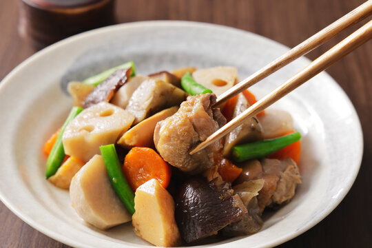 筑前煮　Simmered Root Vegetables with Chicken